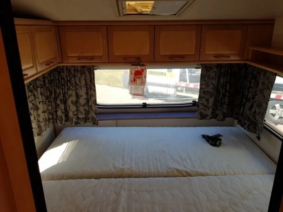                         Hobby 540 Exclusive, rok 2001, dmc 1500 kg. Stan bdb - zdjęcie 4
                        