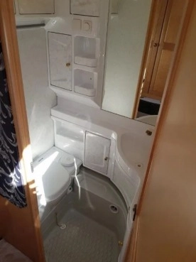                         Hobby 540 Exclusive, rok 2001, dmc 1500 kg. Stan bdb - zdjęcie 7
                        