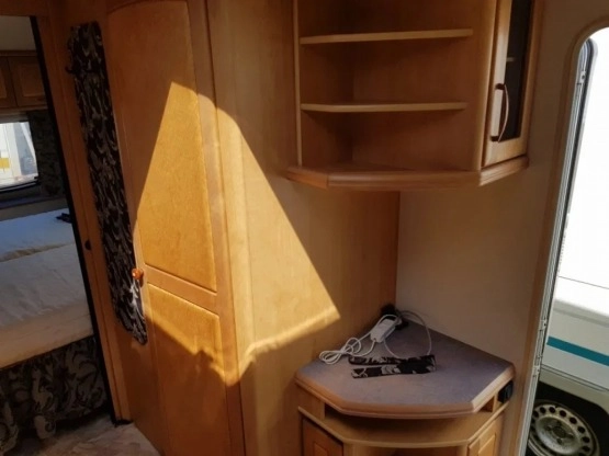                         Hobby 540 Exclusive, rok 2001, dmc 1500 kg. Stan bdb - zdjęcie 8
                        