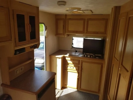                         SPRITE Super 390, 4-os., dmc 1000 kg, rok 1999, przedsionek. Stan BDB - zdjęcie 6
                        