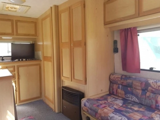                         SPRITE Super 390, 4-os., dmc 1000 kg, rok 1999, przedsionek. Stan BDB - zdjęcie 7
                        