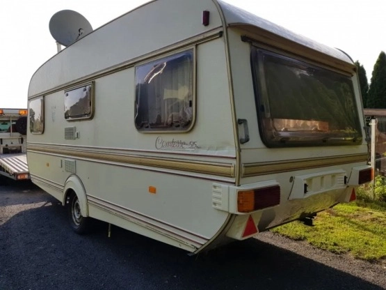                         Przyczepa kempingowa TABBERT Comtesse 515, 5.5 m, rok 1990, przedsionek. Stan BDB - zdjęcie 3
                        