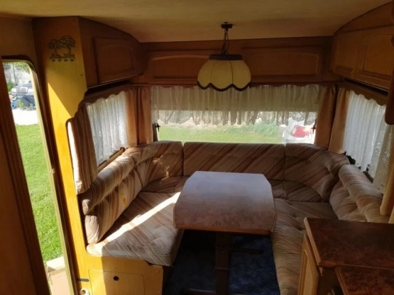                         Przyczepa kempingowa TABBERT Comtesse 515, 5.5 m, rok 1990, przedsionek. Stan BDB - zdjęcie 6
                        