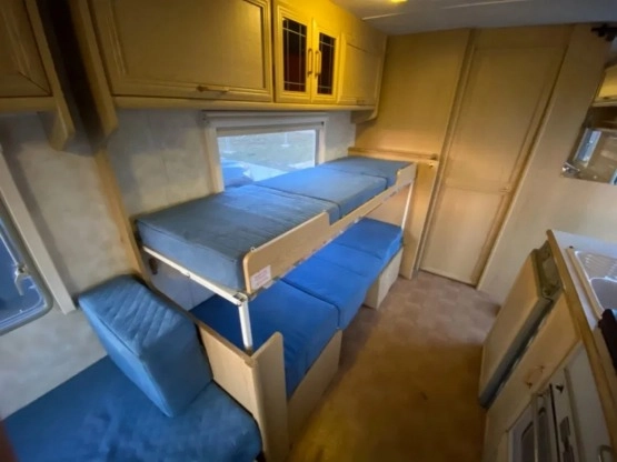                         Przyczepa kempingowa Abbey Compass Connoisseur 4 os., duża łazienka - zdjęcie 7
                        