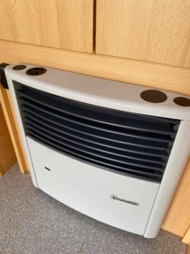                         Przyczepa Knaus Eifelland, 1999 r. - zdjęcie 18
                        