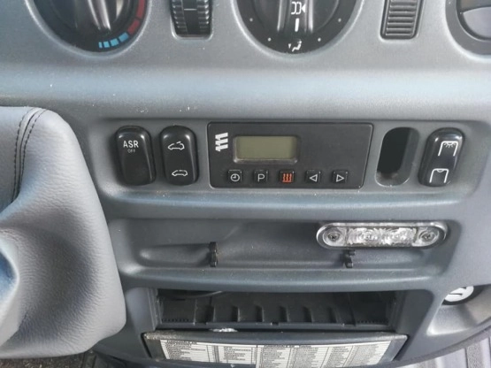                         Kamper Mercedes Sprinter 208 CDI - zdjęcie 13
                        