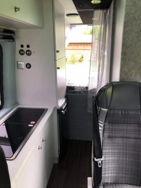                        Kamper Mercedes Sprinter 208 CDI - zdjęcie 4
                        
