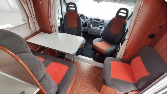                         Kamper Laika Fiat Ducato 2,3, 2010 r. - zdjęcie 4
                        