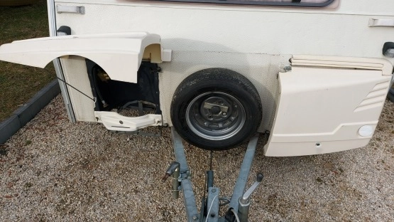                         Sterckeman Sunstar 410 cm Lekka DMC 750 kg , 5 osobowa , Zarejestrowana w Polsce - zdjęcie 4
                        