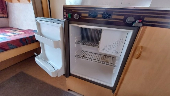                         Sterckeman Sunstar 410 cm Lekka DMC 750 kg , 5 osobowa , Zarejestrowana w Polsce - zdjęcie 6
                        