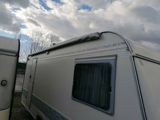                         Adria Unica 502 1998 r., DMC 1300 kg, markiza, mover, bojler wody, bagażnik na rowery, dwa osobne łóżka - zdjęcie 3
                        