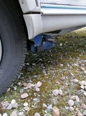                         Adria Unica 502 1998 r., DMC 1300 kg, markiza, mover, bojler wody, bagażnik na rowery, dwa osobne łóżka - zdjęcie 5
                        