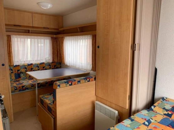                         Przyczepa Caravelair Silver 395 z 2000 r. - zdjęcie 12
                        