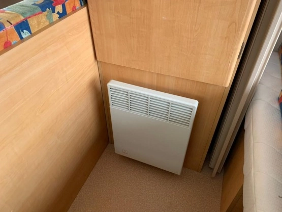                         Przyczepa Caravelair Silver 395 z 2000 r. - zdjęcie 14
                        