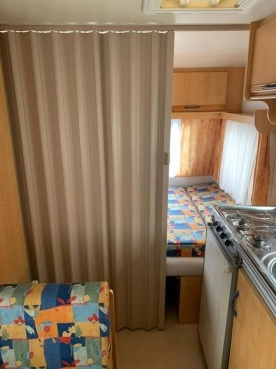                         Przyczepa Caravelair Silver 395 z 2000 r. - zdjęcie 15
                        