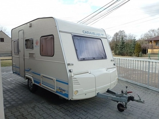                         Przyczepa Caravelair Silver 395 z 2000 r. - zdjęcie 1
                        