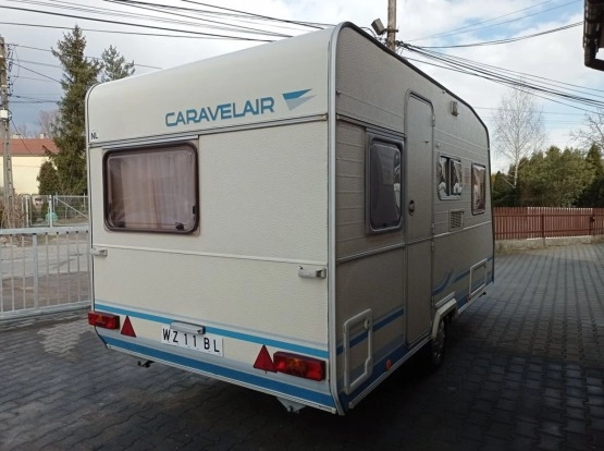                         Przyczepa Caravelair Silver 395 z 2000 r. - zdjęcie 3
                        