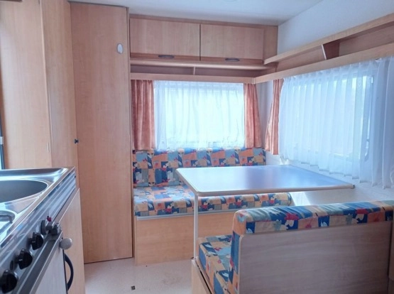                         Przyczepa Caravelair Silver 395 z 2000 r. - zdjęcie 8
                        