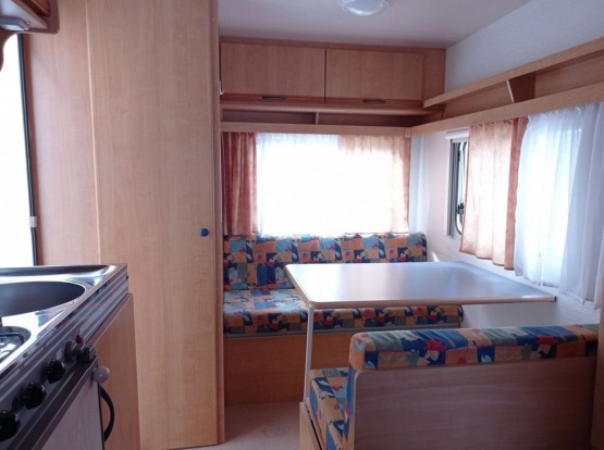                         Przyczepa Caravelair Silver 395 z 2000 r. - zdjęcie 9
                        