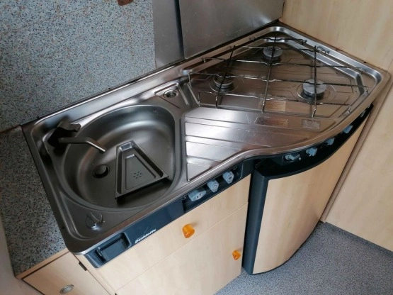                         Przyczepa Dethleffs Edition 380 - zdjęcie 10
                        