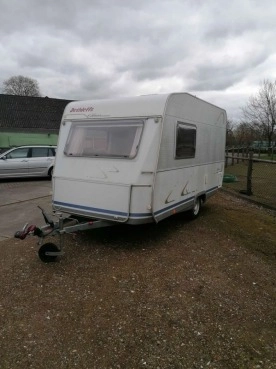                         Przyczepa Dethleffs Edition 380 - zdjęcie 3
                        