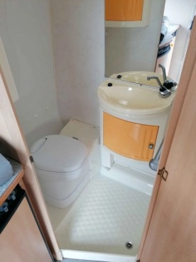                         Przyczepa Dethleffs Edition 380 - zdjęcie 9
                        