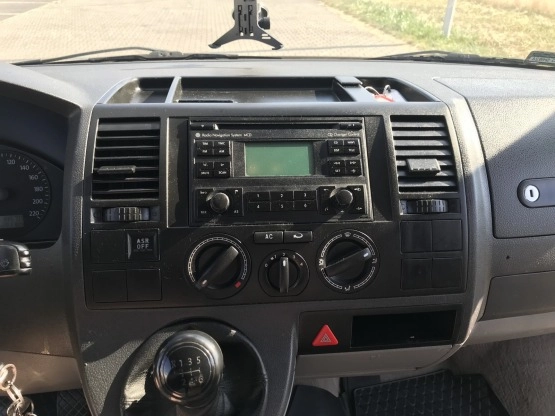                         Kamper Transporter Volkswagen - zdjęcie 11
                        