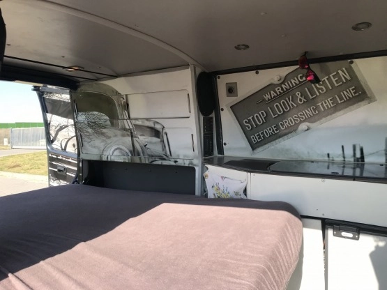                         Kamper Transporter Volkswagen - zdjęcie 12
                        