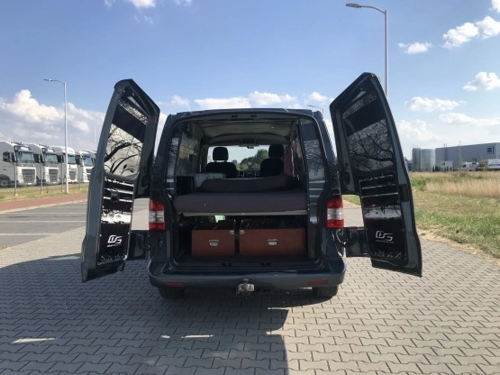                         Kamper Transporter Volkswagen - zdjęcie 17
                        