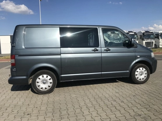                         Kamper Transporter Volkswagen - zdjęcie 2
                        