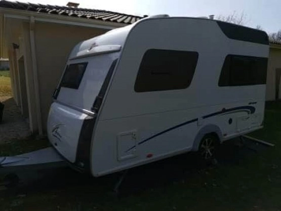                         Burstner Averso 410, rok 2010 - zdjęcie 1
                        