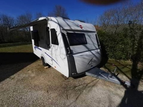                         Burstner Averso 410, rok 2010 - zdjęcie 3
                        