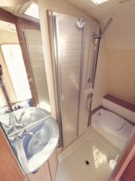                         Burstner Averso 410, rok 2010 - zdjęcie 8
                        