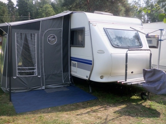                         Sprzedam Hobby 400 - zdjęcie 10
                        