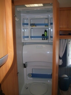                         Sprzedam Hobby 400 - zdjęcie 2
                        