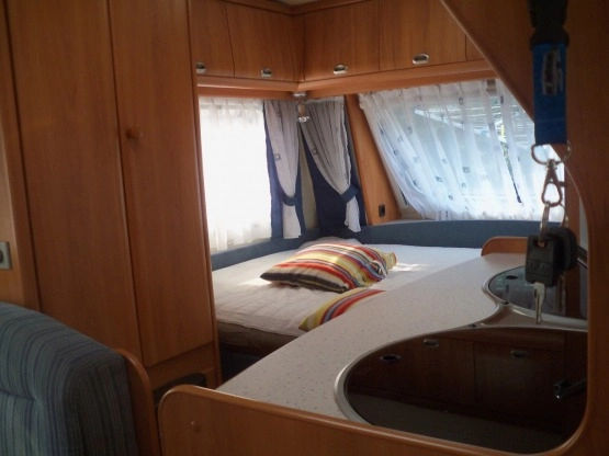                         Sprzedam Hobby 400 - zdjęcie 3
                        