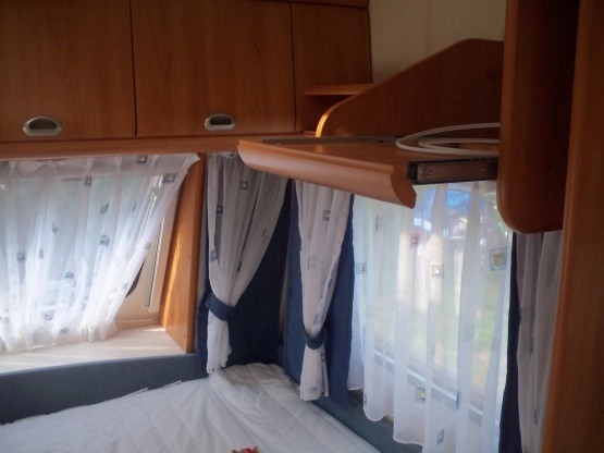                         Sprzedam Hobby 400 - zdjęcie 4
                        