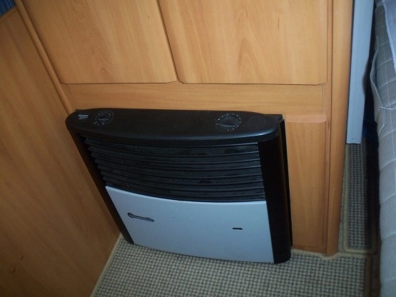                         Sprzedam Hobby 400 - zdjęcie 8
                        