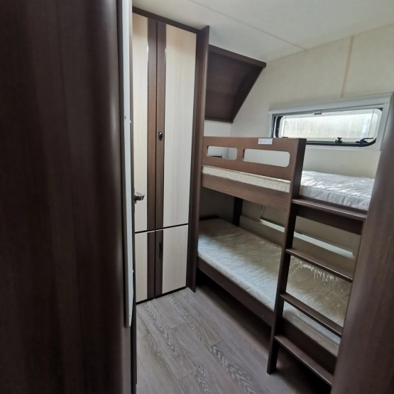                         Hobby Prestige 720 KFU salon Polska - zdjęcie 14
                        