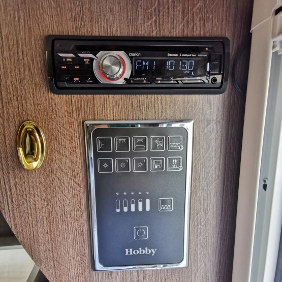                         Hobby Prestige 720 KFU salon Polska - zdjęcie 15
                        