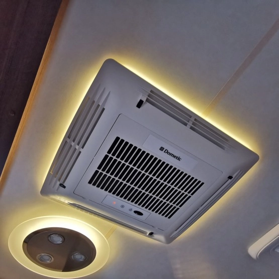                         Hobby Prestige 720 KFU salon Polska - zdjęcie 16
                        