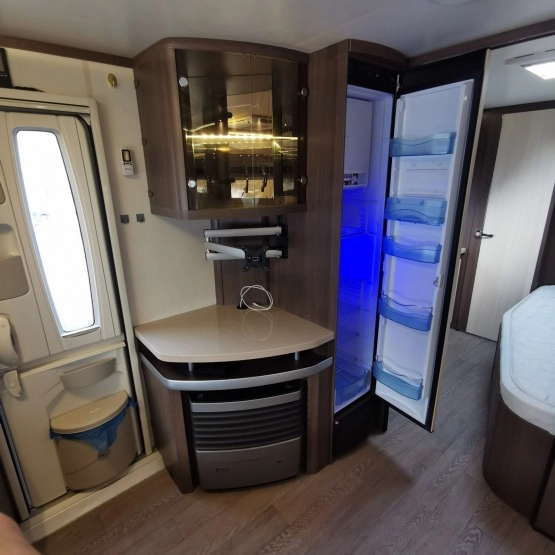                         Hobby Prestige 720 KFU salon Polska - zdjęcie 7
                        