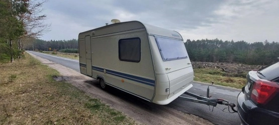                         Sprzedam przyczepę Adria, dmc 900 kg, z dużym namiotem Izabella - zdjęcie 1
                        