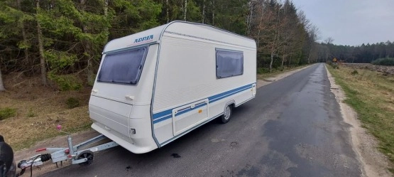                         Sprzedam przyczepę Adria, dmc 900 kg, z dużym namiotem Izabella - zdjęcie 3
                        