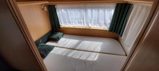                         Sprzedam przyczepę Adria, dmc 900 kg, z dużym namiotem Izabella - zdjęcie 7
                        