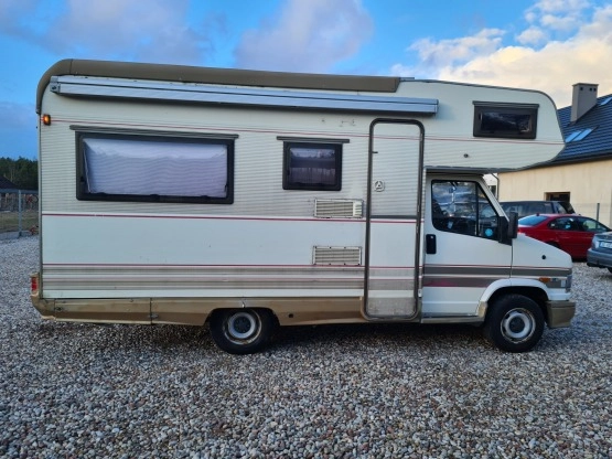                         Fiat Ducato 1.9 D w zabudowie Dethleffs - zdjęcie 3
                        