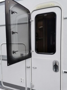                         Przyczepa Fendt Saphir 515, 2017 r. - zdjęcie 4
                        