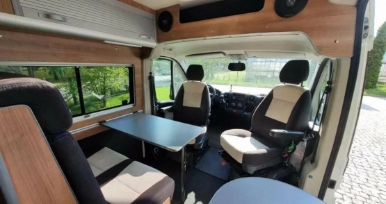                         Kamper Peugeot Boxer, 2012 r., zabudowa Waldi-Camp - zdjęcie 6
                        