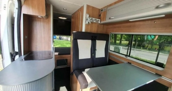                         Kamper Peugeot Boxer, 2012 r., zabudowa Waldi-Camp - zdjęcie 9
                        