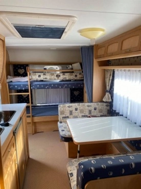                         Przyczepa kempingowa Burstner 5-6 osób, łóżka piętrowe, mover, zarejestrowana - zdjęcie 10
                        